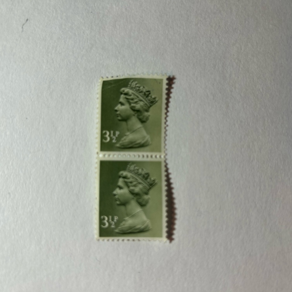VTG Queen Elizabeth II Stamps